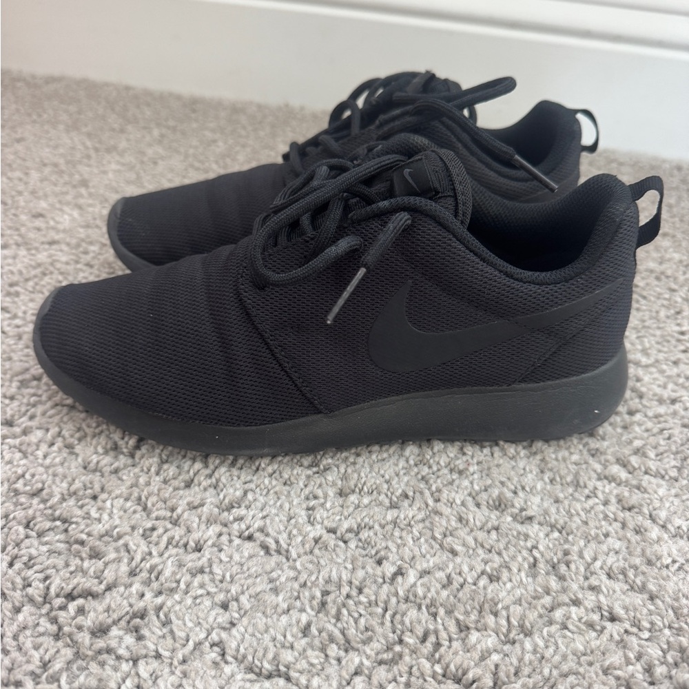 Nike Men's All-Black Sneakers